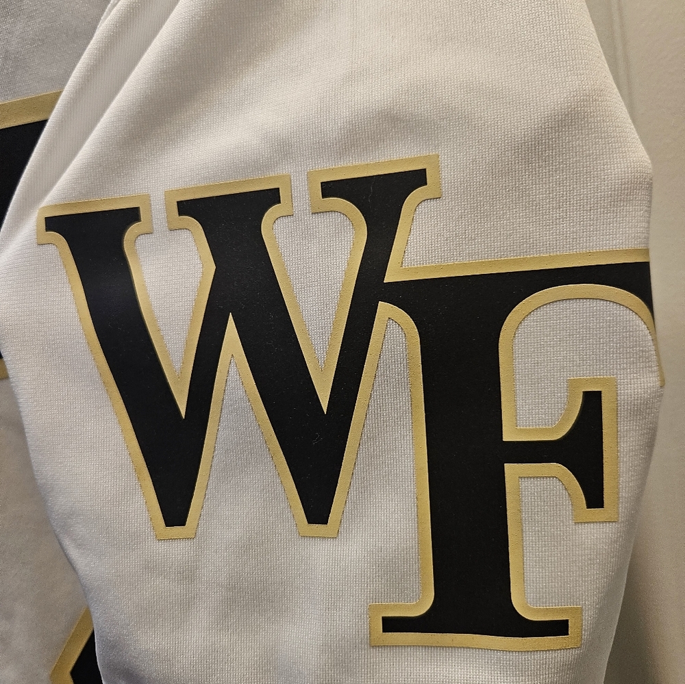 Mens‎ Wakeforest collegiate Football jersey Size Medium - Picture 3 of 5